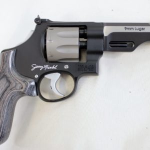 SMITH & WESSON MODEL 327 JM PC