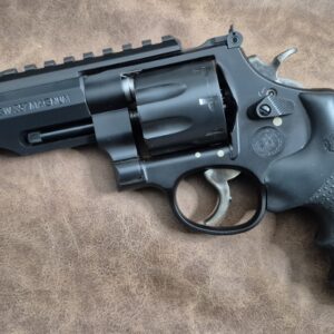 SMITH & WESSON MODEL 327 M&P R8